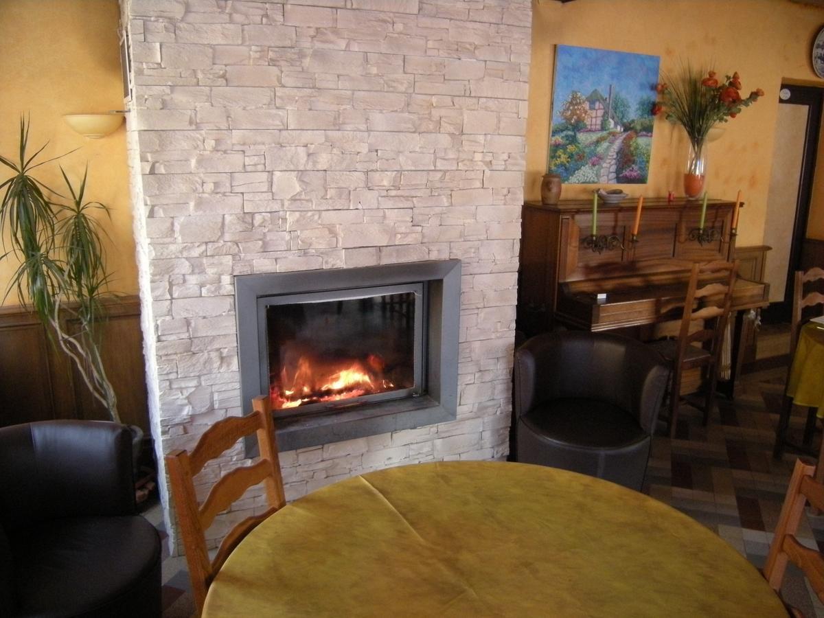 Vollore-Montagne Hotel Gites Des Touristes מראה חיצוני תמונה
